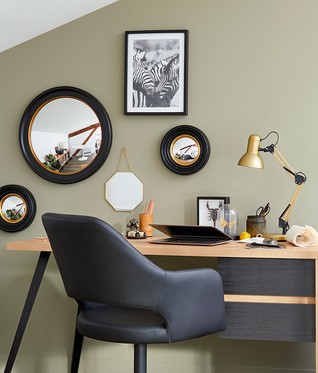 Travail à la maison : aménager un bureau sous pente